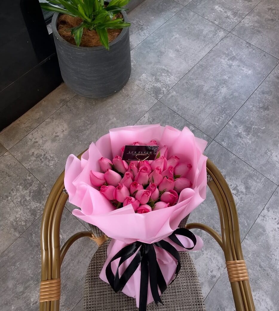 Pink Romance – LF 30 Pink Rose Bouquet
