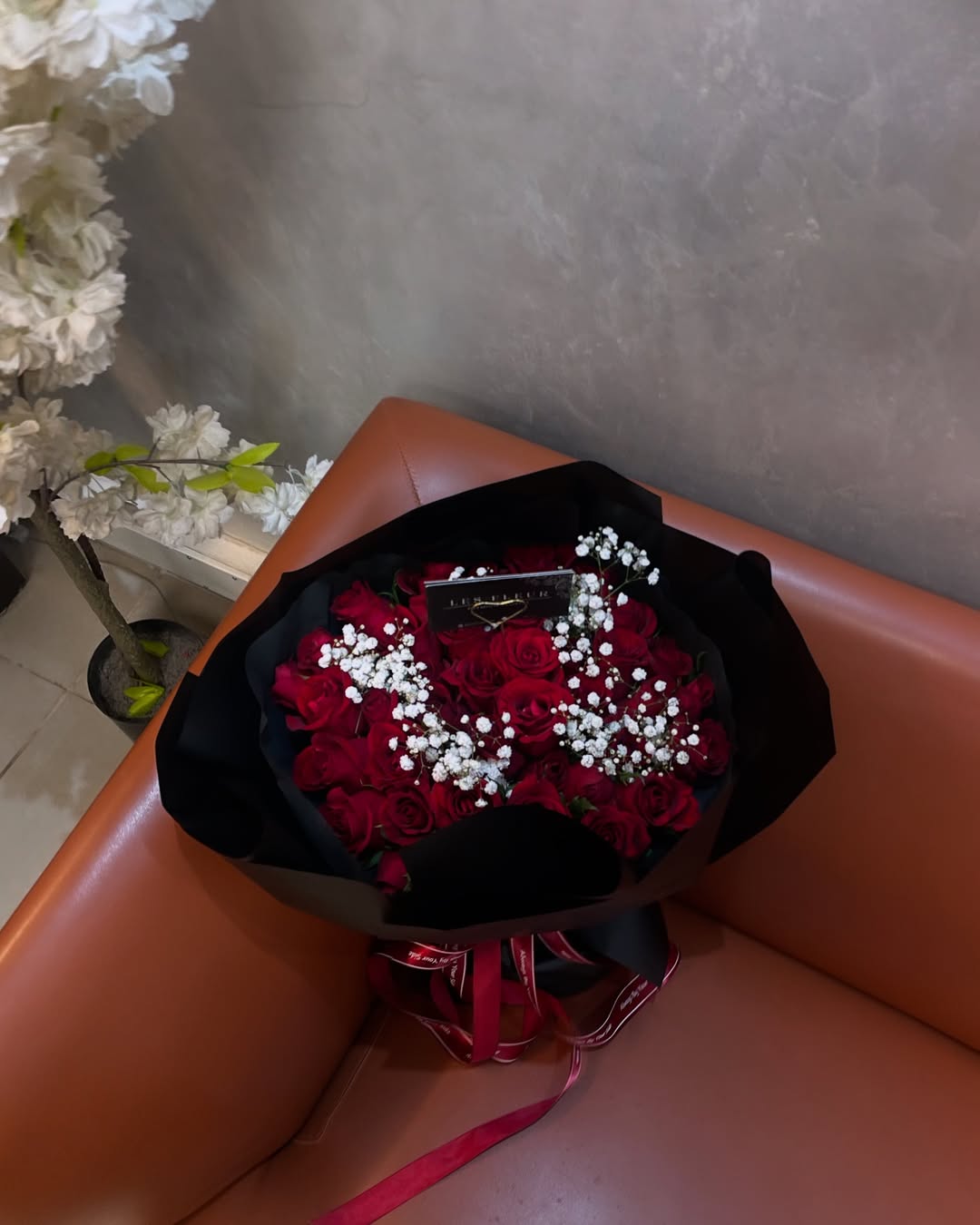 Ruby Elegance – LF 40 Red Rose Bouquet - Image 2