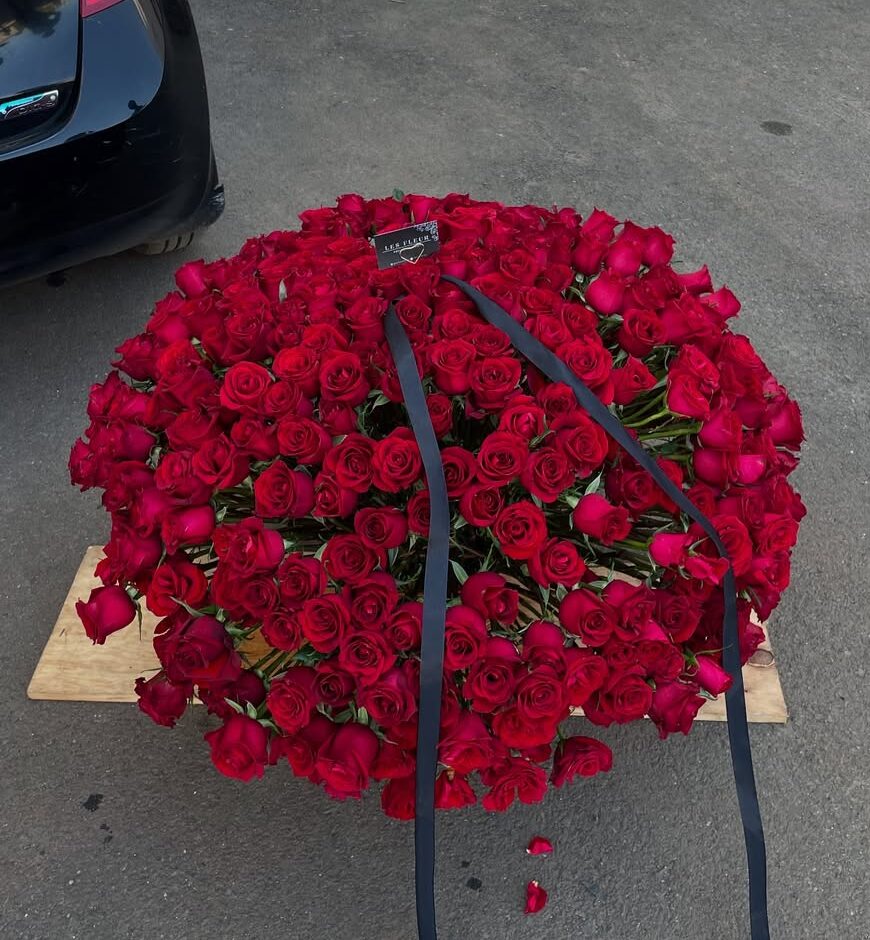Eternal Passion – LF 350 Red Rose Bouquet Arrangement