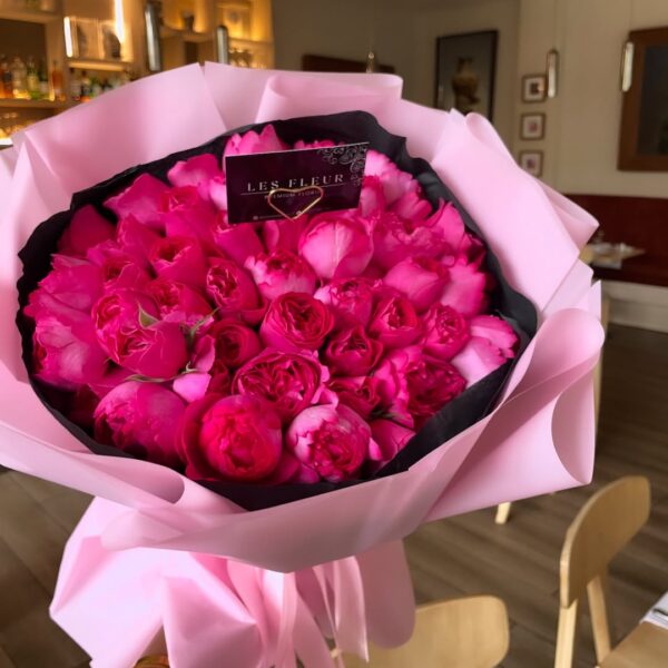 Sunset Blush – LF 50 Mixed Yves & Nayla Bouquet