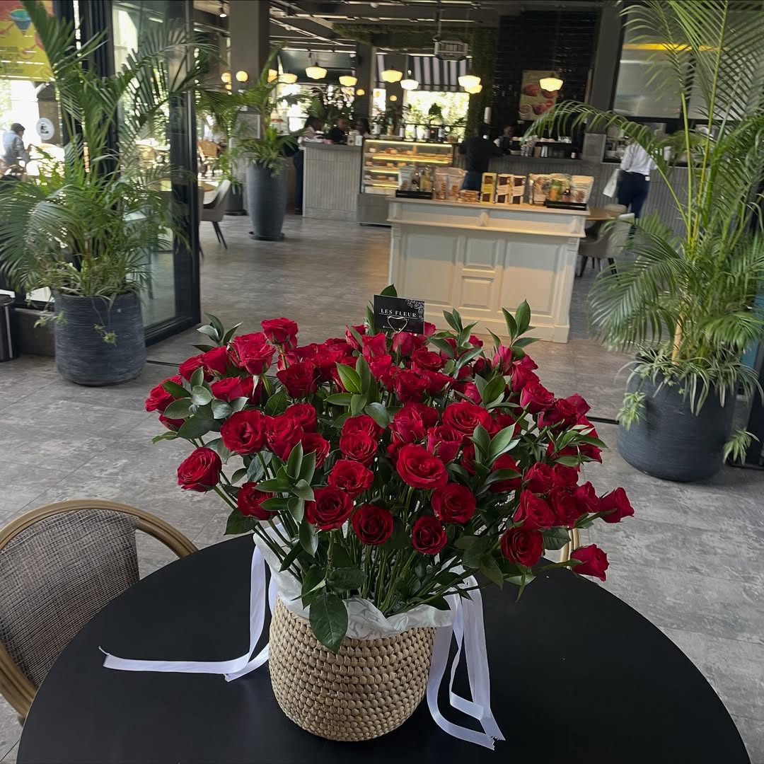 Crimson Royale – LF 100 Red Rose Basket Arrangement - Image 2