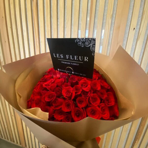 Crimson Ember – LF 80 Premium Red Roses