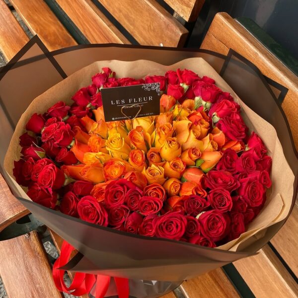 Sunset Passion – LF 100 Red & Mariposa Roses
