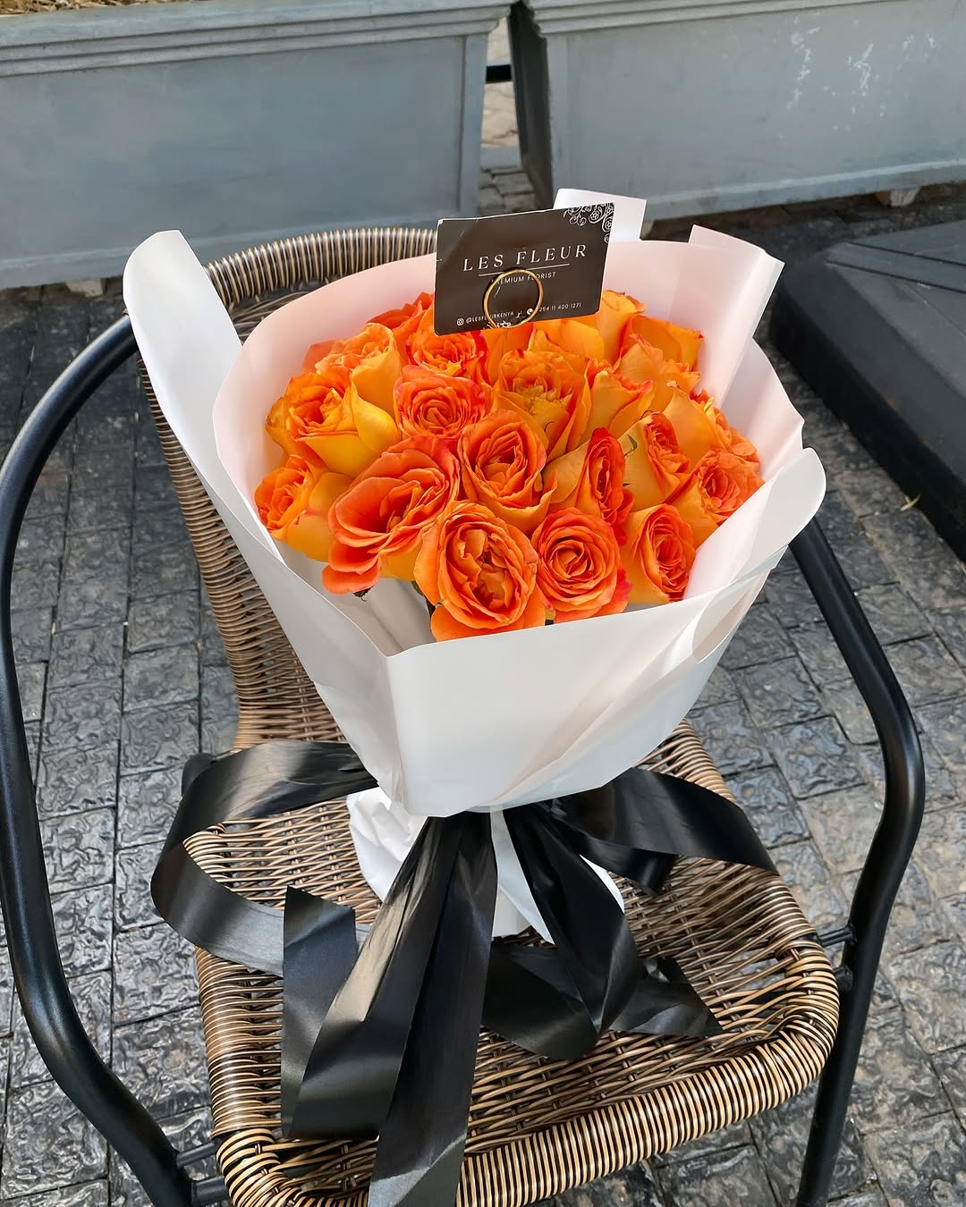 Sunset Moraya – LF 20 Stem Moraya Rose Bouquet - Image 2