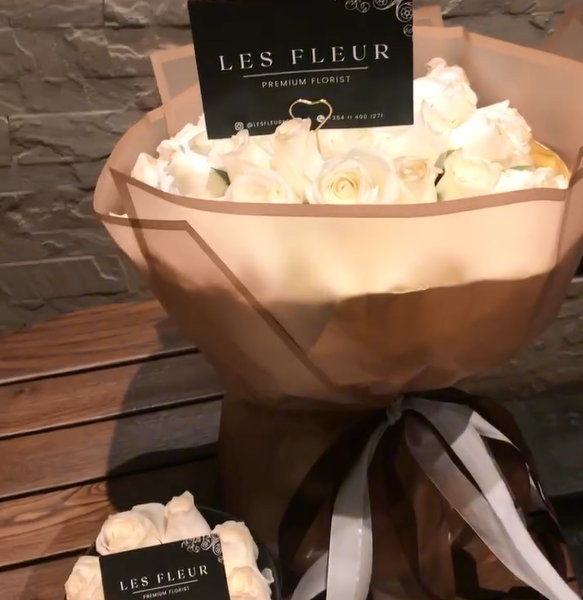 Ivory Elegance Collection – LF 60 Ivory Rose Bouquet & 10 Ivory Rose Box