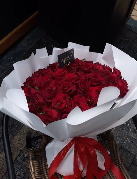 Crimson Prestige – LF 60 Stem Red Rose Bouquet