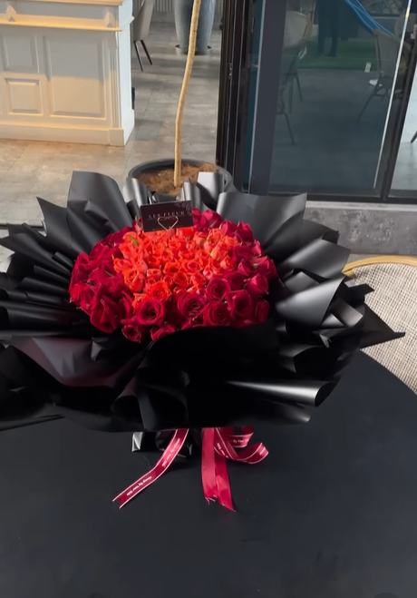 Sunset Majesty – Premium LF 100 Layered Red & Orange Rose Bouquet - Image 2