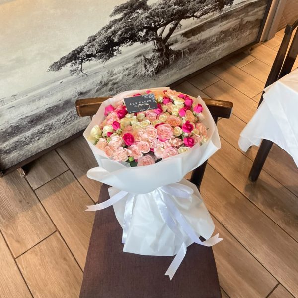Blush Cascade – LF 60 Spray Rose Bouquet
