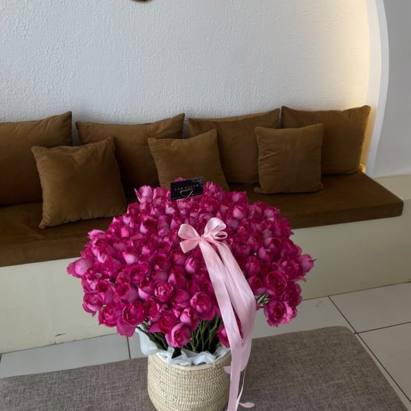 Yves Grandeur – LF 200 Stem Yves Basket Arrangement