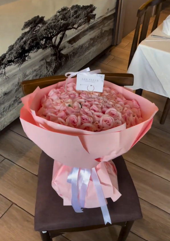 Pink Reverie – LF 100 Pink O’Hara Rose Bouquet - Image 4