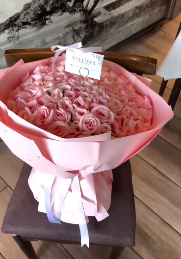 Pink Reverie – LF 100 Pink O’Hara Rose Bouquet - Image 3